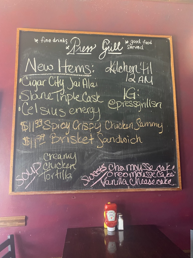 pressgrill's tweet photo. Happy Gallery Hop-slash-Arnold Classic..! Whether taking in local arts, or just needing a break from all the brown rice and chicken breasts, BRISKET + CRISPY CHICKEN sandwiches are on special from lunch UNTIL 12 AM. Venture in to eat, or call 298-1014 for ADULT BEVS W/ TO GO..! https://t.co/gdUlDdKZKC