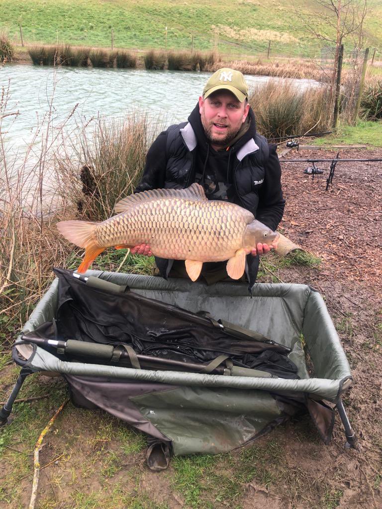 DangerousDuck's tweet photo. Putting up with all the rain and wind this weekend has all been worth it after getting my new PB of 30lb  with this lovely common on meadows lake @Berners_Hall made even better as I caught it on a tutti fruit pop up I’d just bought from @Total_Tackle an hour earlier 😂😂👍👍 https://t.co/nsFk5sYFsh