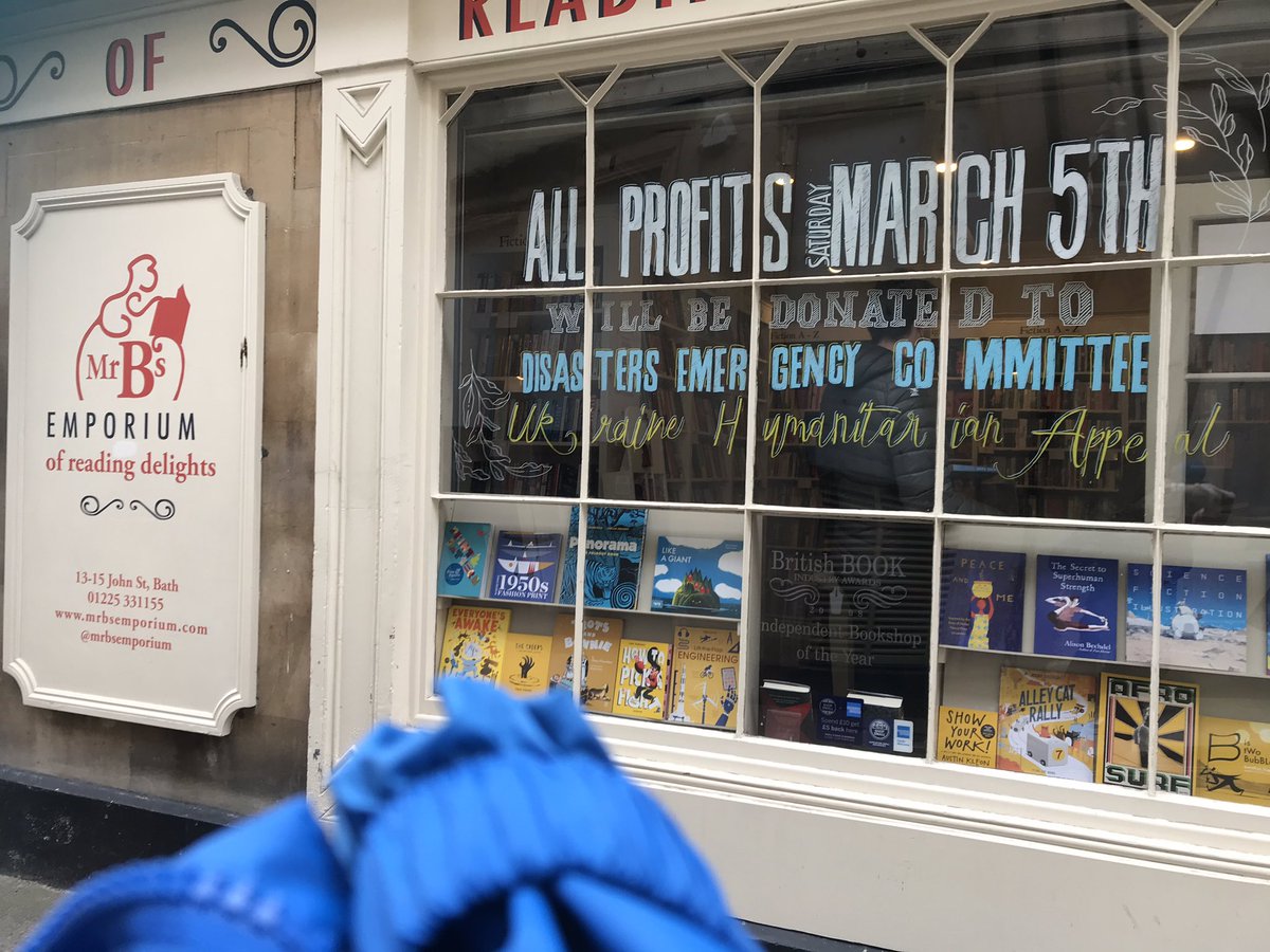 Welshreynolds1's tweet photo. It’s so hard to comprehend what is going on in the world. Today we listened to speeches from @Wera_Hobhouse &amp; @BathRefugees to learn a little more and offer support #BathStandsWithUkraine @mrbsemporium https://t.co/zDGNXqNJFF