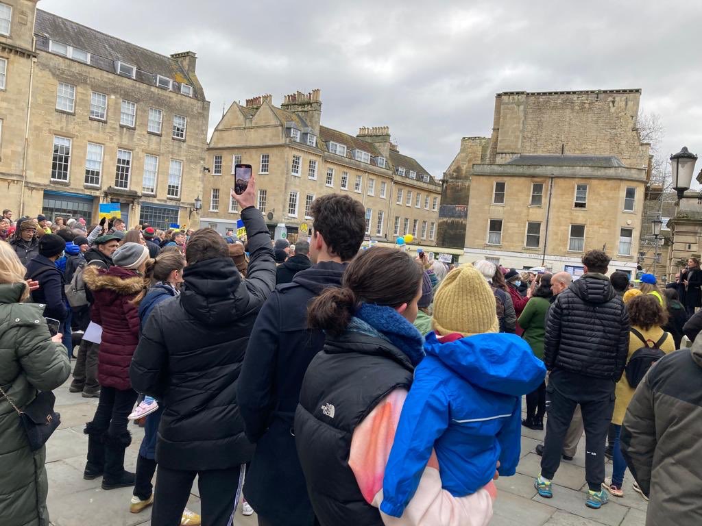 Welshreynolds1's tweet photo. It’s so hard to comprehend what is going on in the world. Today we listened to speeches from @Wera_Hobhouse &amp; @BathRefugees to learn a little more and offer support #BathStandsWithUkraine @mrbsemporium https://t.co/zDGNXqNJFF