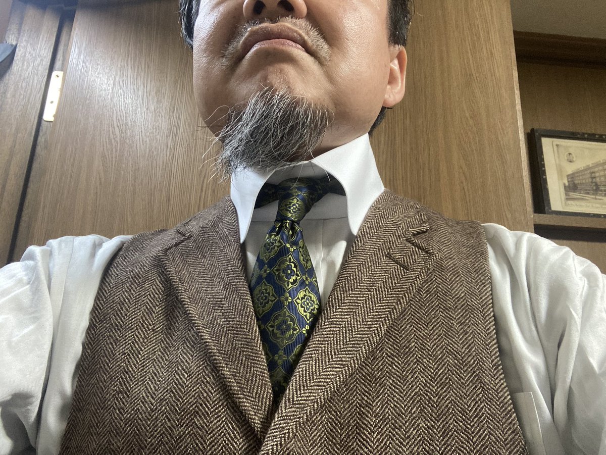 rasemba314's tweet photo. 今日はロンドンから取り寄せたばかりのデタッチャブルカラーを付けてみたのだが、さすがにハイカラにも程があるハイカラーだった。日本人向きではないなぁ。#mensstyle #mensfashon #highcolor #vintagefashon #vintagestyle #おしゃれ男子 #トラッドファッション https://t.co/mvRw3XxjNX