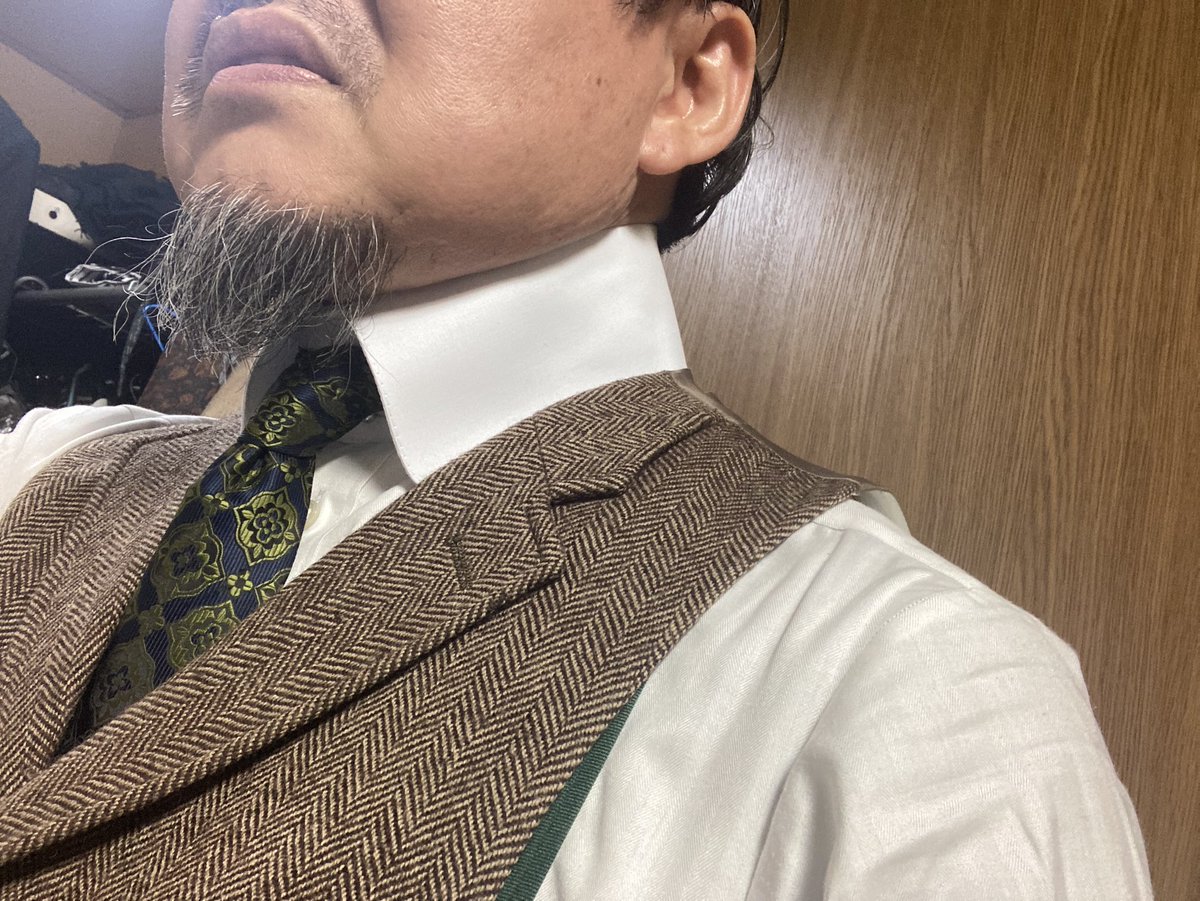 rasemba314's tweet photo. 今日はロンドンから取り寄せたばかりのデタッチャブルカラーを付けてみたのだが、さすがにハイカラにも程があるハイカラーだった。日本人向きではないなぁ。#mensstyle #mensfashon #highcolor #vintagefashon #vintagestyle #おしゃれ男子 #トラッドファッション https://t.co/mvRw3XxjNX