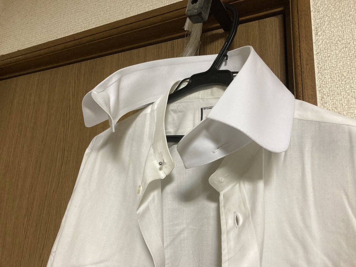 rasemba314's tweet photo. 今日はロンドンから取り寄せたばかりのデタッチャブルカラーを付けてみたのだが、さすがにハイカラにも程があるハイカラーだった。日本人向きではないなぁ。#mensstyle #mensfashon #highcolor #vintagefashon #vintagestyle #おしゃれ男子 #トラッドファッション https://t.co/mvRw3XxjNX