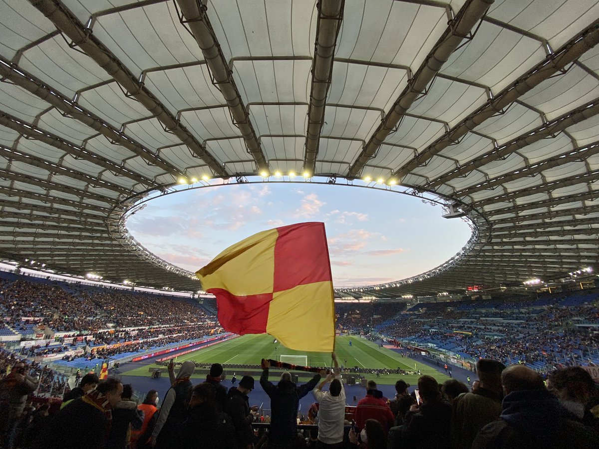 bimbodeoro73's tweet photo. Mai sola!!! #ASRoma #RomaAtalanta https://t.co/nMiwTefO8o
