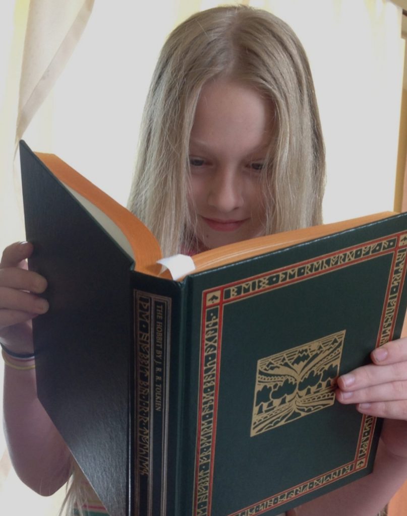 Geek_Schooling's tweet photo. In honour of 𝗧𝗼𝗹𝗸𝗶𝗲𝗻 𝗥𝗲𝗮𝗱𝗶𝗻𝗴 𝗗𝗮𝘆 happening this month, we're talking about all things Tolkien! 𝘛𝘩𝘦 𝘏𝘰𝘣𝘣𝘪𝘵  is a great read-aloud even for younger children. Have you started reading it with your children? #tolkien #tolkienreadingday #geekschooling https://t.co/b7v4TTcIe8