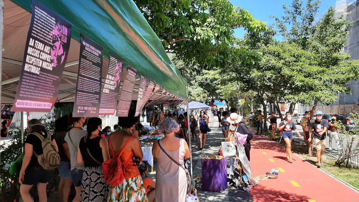 ColetivaFloripa's tweet photo. 💜🔥 FEIRA FEMINISTA🔥💜
Está rolando no Passeio Marielle Franco um importante espaço para movimentar a economia solidária feminista. Sabadão com artesanato, livros, brechó e gastronomia! Vem pra Av. Hercílio Luz, na altura do Clube 12
#8mbrasilsc #vivasnosqueremos #niunamenos https://t.co/UDDb7jWQC9