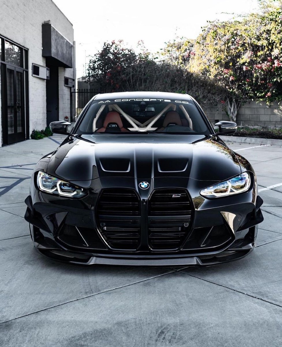 Black never looked so good 😍