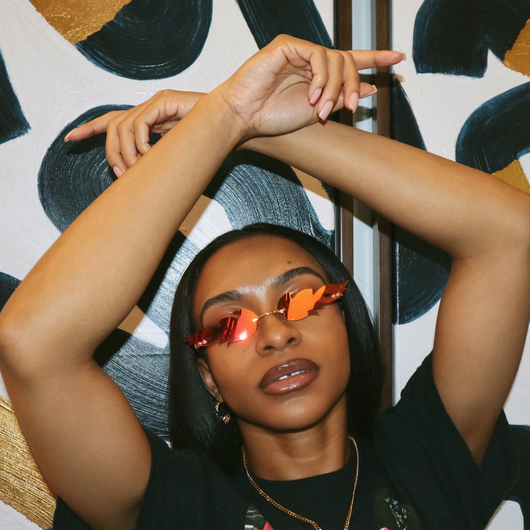 SHOPKAECHE's tweet photo. The Flame Frames bring out that confidence that’s already within you. Put on a pair and strike a pose ❤️🔥 || https://t.co/HnNFJyb1rd
#KAECHE #SHOPKAECHE #tarnishfreejewelry #18kgold #goldplatedjewelry #qualityjewelry #goldjewelry #silverjewelry #blackownedjewelry #shopnow #ri https://t.co/MUjc6nDFcm