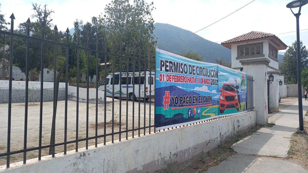 LeonidasRH's tweet photo. Cual es el objetivo de esta campaña @MuniSJdeMaipo ??? Sábado 14.00hrs y modulo para pagar permiso de circulación cerrado, no creo que el plan sea que los vecinos paguemos en día de semana y horario laboral, sería absurdo creer eso, vdd??? https://t.co/dImRULRChL