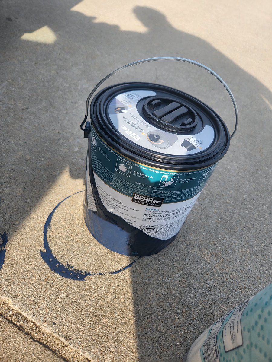 CoachMikeEbbert's tweet photo. Make sure your paint lid is secured when purchasing paint from @HomeDepot. Looking forward to seeing how good their insurance claims department handles these mishaps. https://t.co/eA1q1n4G7U