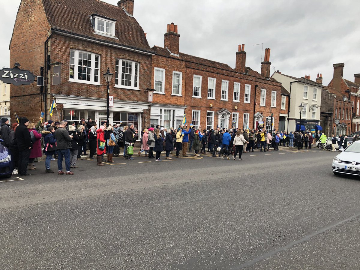 Around 200 of us took to the streets of #Farnham this afternoon to demonstrate our support for #Ukraine and encourage donations to the <a href="/decappeal/">DEC</a> #UkraineAppeal.    Many hoots of support from passing drivers despite the holdups we caused!