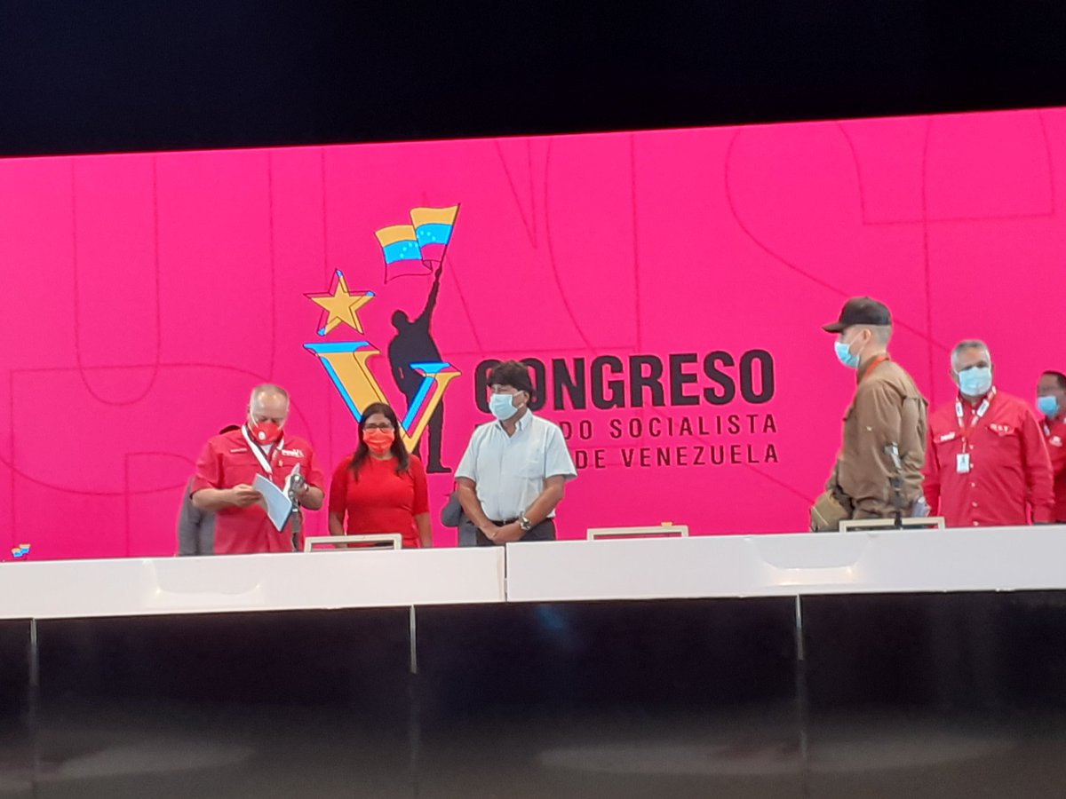 Dagober76504073's tweet photo. Un honor asistir a la sesión inicial de instalación del V Congreso del PSUV y  IV de la JPSUV. La Revolución Bolivariana y chavista sigue venciendo! https://t.co/xLDTqxp8jF