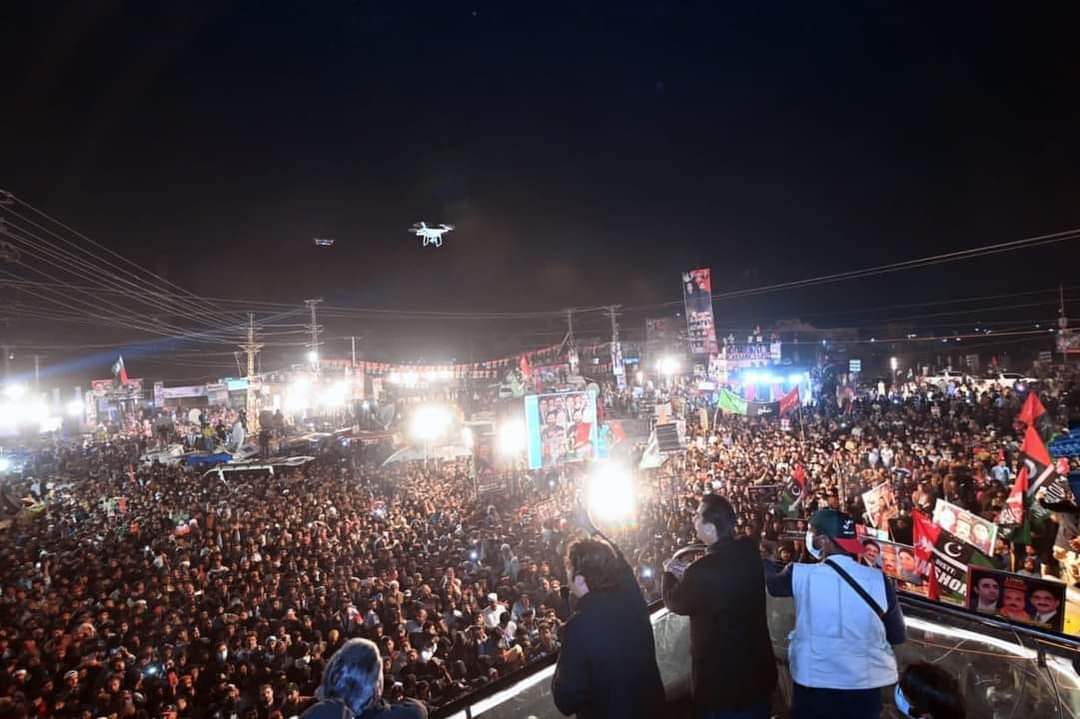 NoorHussainAwan's tweet photo. گھبرانا مت نیازی۔۔۔
یہ تو ابھی ٹریلڑ ہے۔۔۔
#AwamiMarch 
#longmarch27thfeb 
@BBhuttoZardari
#شیر_آ_رہا_ہے https://t.co/HBMY14jr12