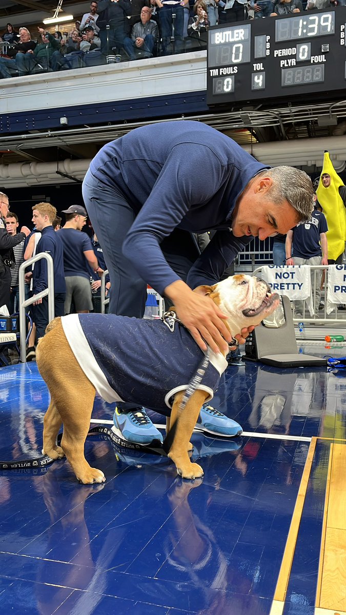 TheButlerBlue's tweet photo. He found me @BIGEASTMBB | @VUCoachJWright https://t.co/S5yiI38xpq