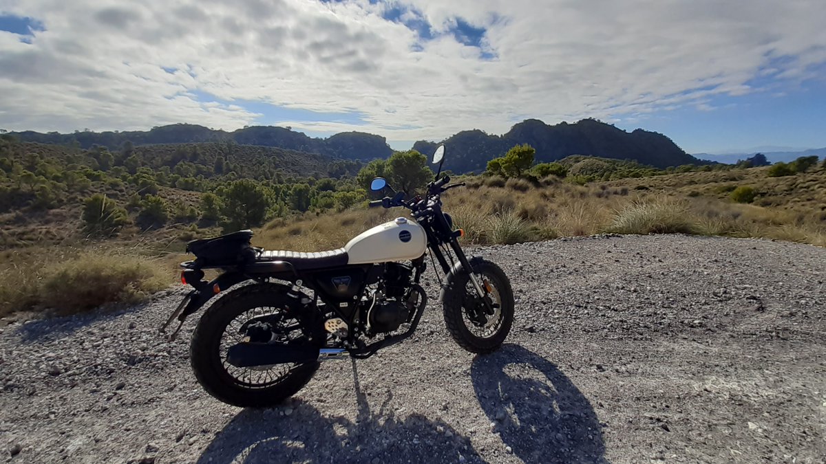 Deiotarus's tweet photo. El Sol, las nubes, la Tierra y el viento...

#YGMOTO #yingang #deiotarus #scrambler #mhbogga https://t.co/ZtzaHndogC