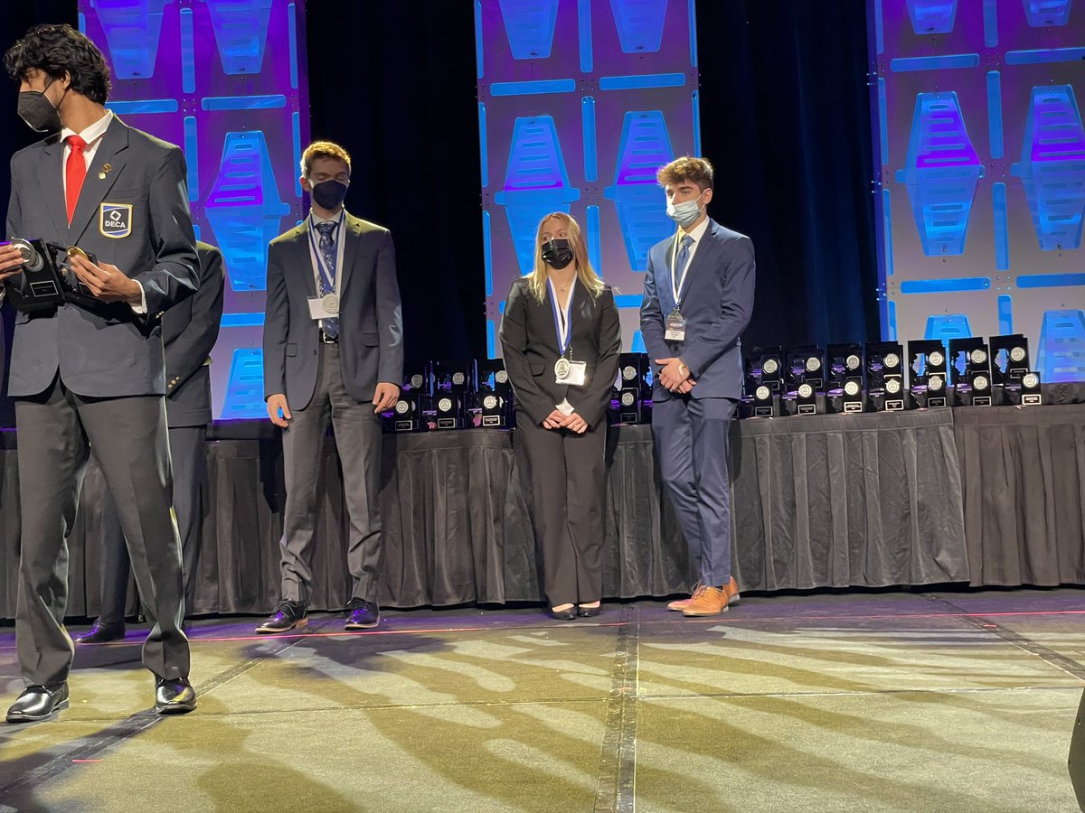 Elk Grove DECA tweet media