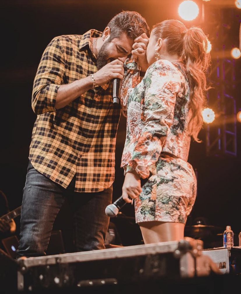 MaiaraMeM's tweet photo. 💐💕Das coisas mais lindas que faz meu coração vibrar: Nossa união! Obrigada Rio de Janeiro por esse encontro maravilhoso! Nunca vão ter palavras suficiente pra expressar o tamanho da minha felicidade! Foi inesquecível! Amo vcs! ❤️🙏 https://t.co/LFnZYgT9gS