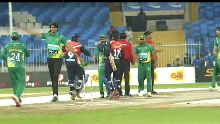 GhufranArmani7's tweet photo. Pakistan legends ne Bollywood kings ko haraya...
#Cricket #frendshipCup #indvspak https://t.co/a0nZLOuX1R