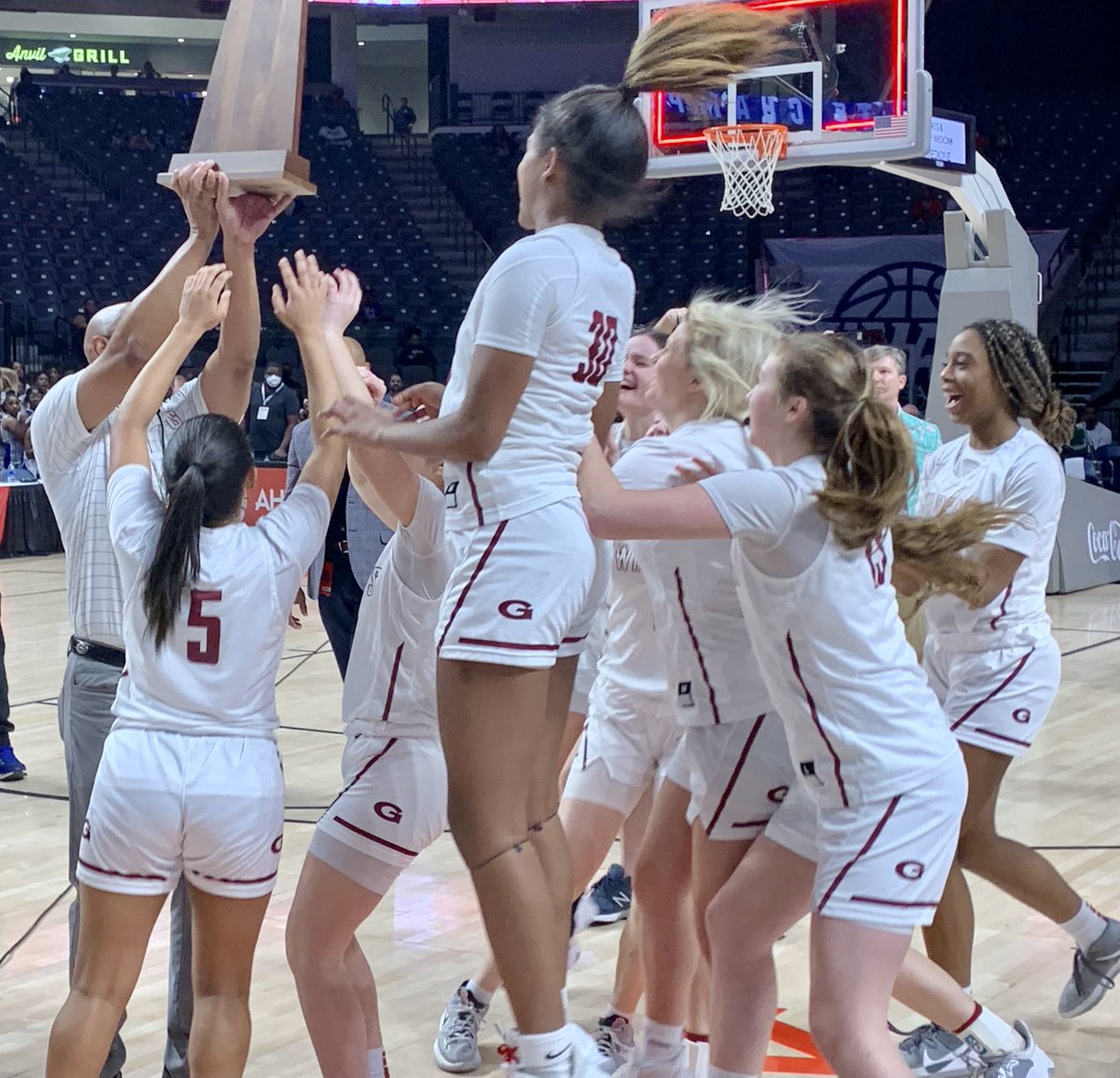 Guntersville holds off Lee for first State Championship sandmountainreporter.com/free_share/art…