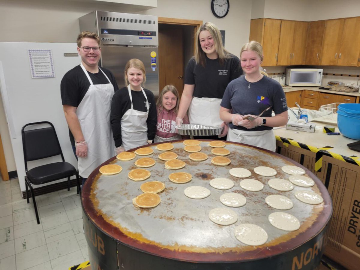 NPHSClubs's tweet photo. Always a fun time helping with the pancake feed! Hope everyone had a good breakfast!! #keyclub @keyclub https://t.co/Fucdg5UeDJ