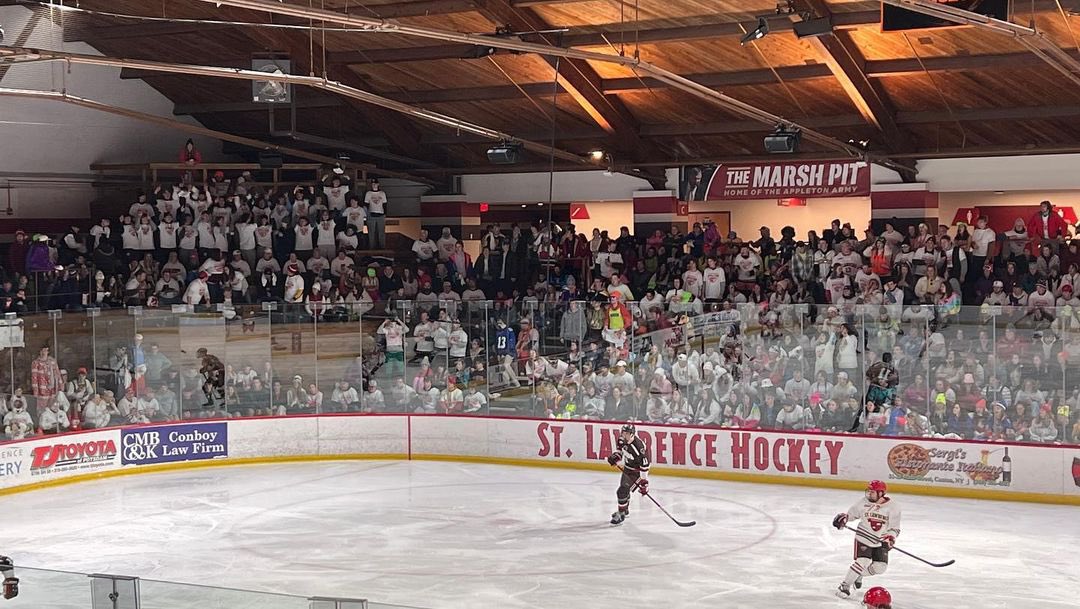 Hell of a picture! <a href="/SkatingSaints/">St. Lawrence University Men’s Hockey</a>  packing the barn last night for <a href="/ecachockey/">ECAC Hockey</a> Playoffs!