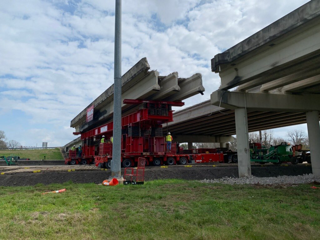 wilsonforla's tweet photo. @La_DOTD working on LA 3250 over I-49 at Alexandria. Moving this repaired structure into place!  The work we do as an infrastructure industry is amazing. https://t.co/gb42UigXZI
