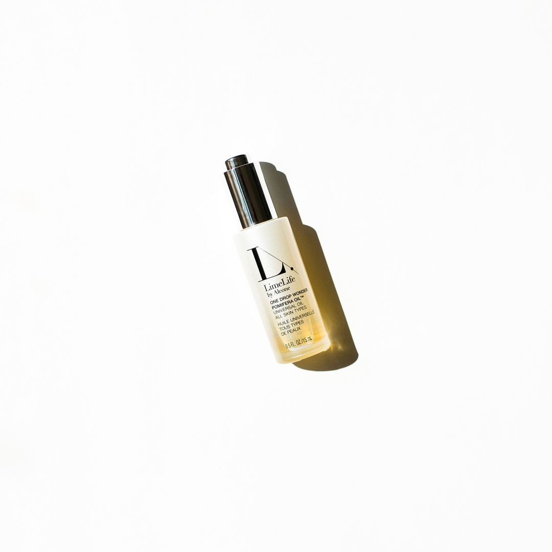 LimeLifeAlcone's tweet photo. We'll let you in on a beauty secret ~ One Drop Wonder isn't just for your face! ✨ You can use it to strengthen hair, nails, & skin. Share your favorite way to use ODW below! 👇
.
.
.
#onedropwonder #odw #limelife #beauty #skincare #makeup #pomiferaoil #facialoil https://t.co/GXexBhFx66