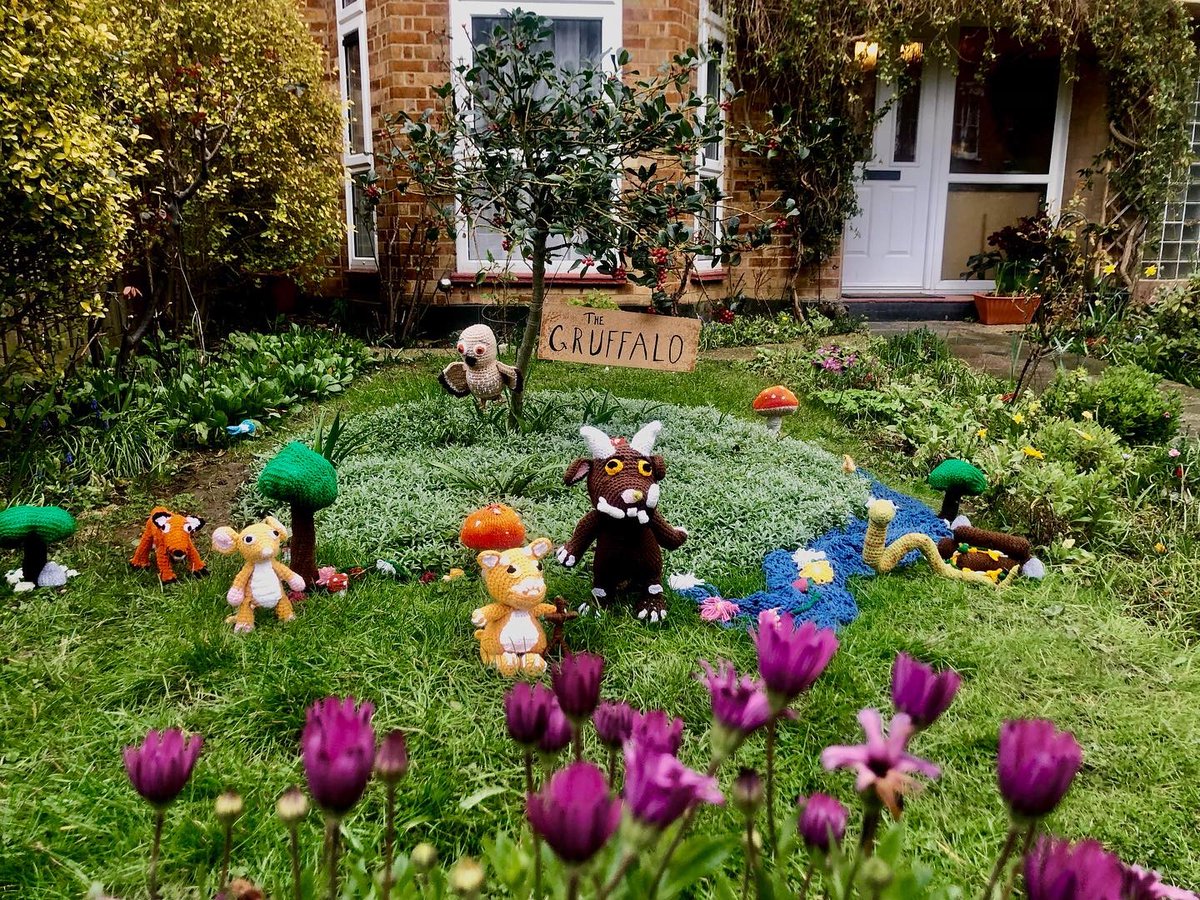 Howard Road House tweet media