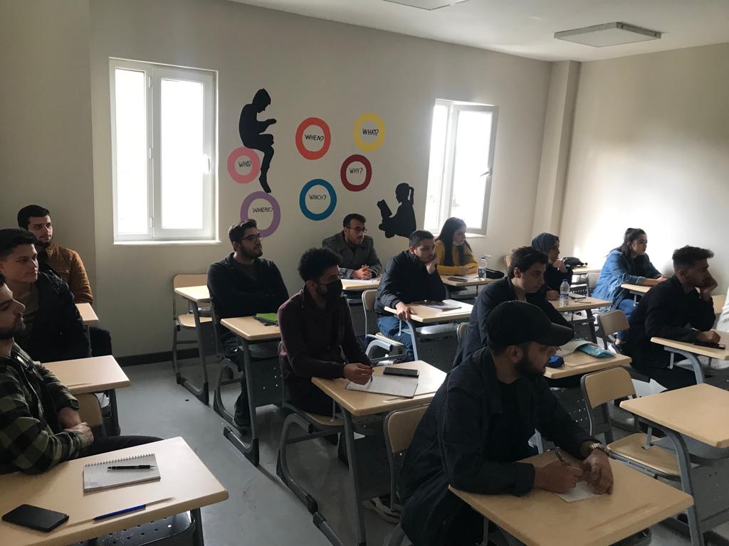 uniaksurfa's tweet photo. İNGİLİZCE KURSUMUZ BAŞLADI! 

İki ayrı sınıfta başlattığımız  dil kursunun ilk gününü tamamladık 📝

@eyupkadirinan
@UniakGM
@kampusehosgeldi 
@mucahidsuleyman 
@farukbyk00
@akpartiurfa
@abdkirikci
@akgencliksurfa
@emrekaracizmeli 
@Zeynel_hundur https://t.co/sfpy2AcldP