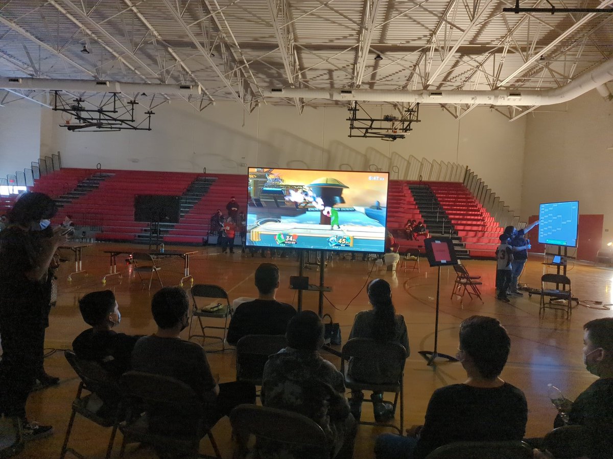 LJISDEsports's tweet photo. Thank you @JuarezLincolnHS students for helping in this awesome tournament... 🧵 @lajoyaisd https://t.co/4t99gixmsc