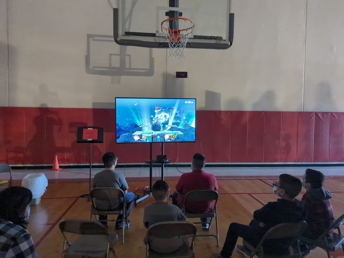 LJISDEsports's tweet photo. Thank you @JuarezLincolnHS students for helping in this awesome tournament... 🧵 @lajoyaisd https://t.co/4t99gixmsc