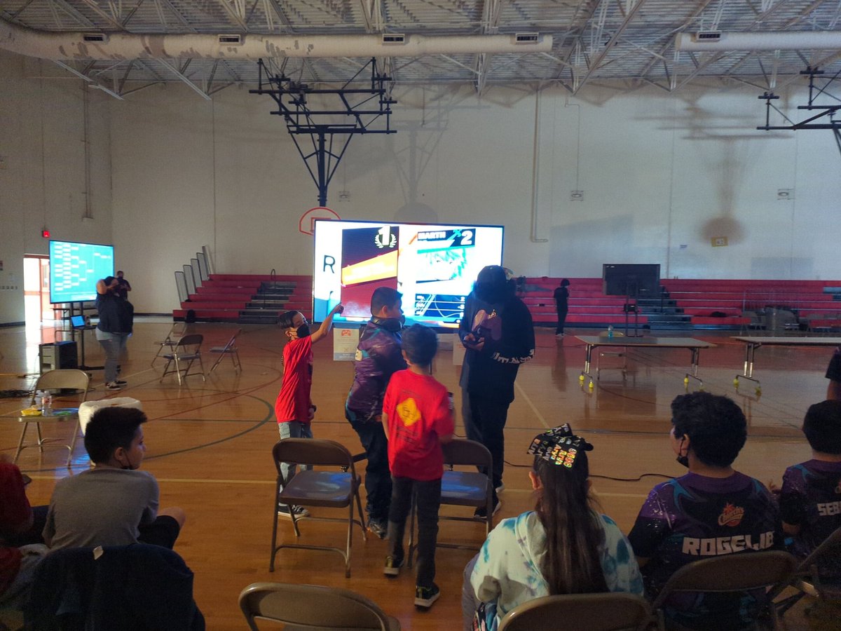 LJISDEsports's tweet photo. Thank you @JuarezLincolnHS students for helping in this awesome tournament... 🧵 @lajoyaisd https://t.co/4t99gixmsc
