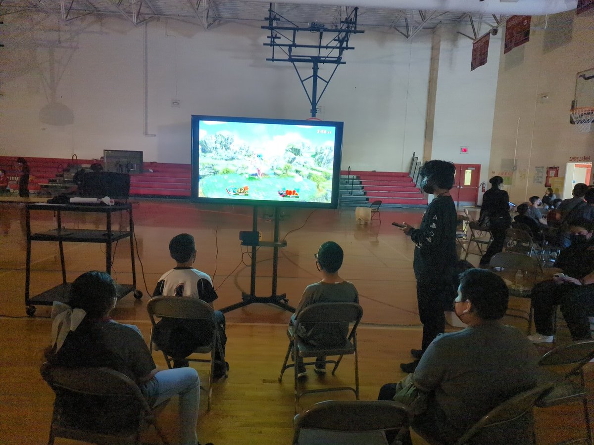 LJISDEsports's tweet photo. Thank you @JuarezLincolnHS students for helping in this awesome tournament... 🧵 @lajoyaisd https://t.co/4t99gixmsc