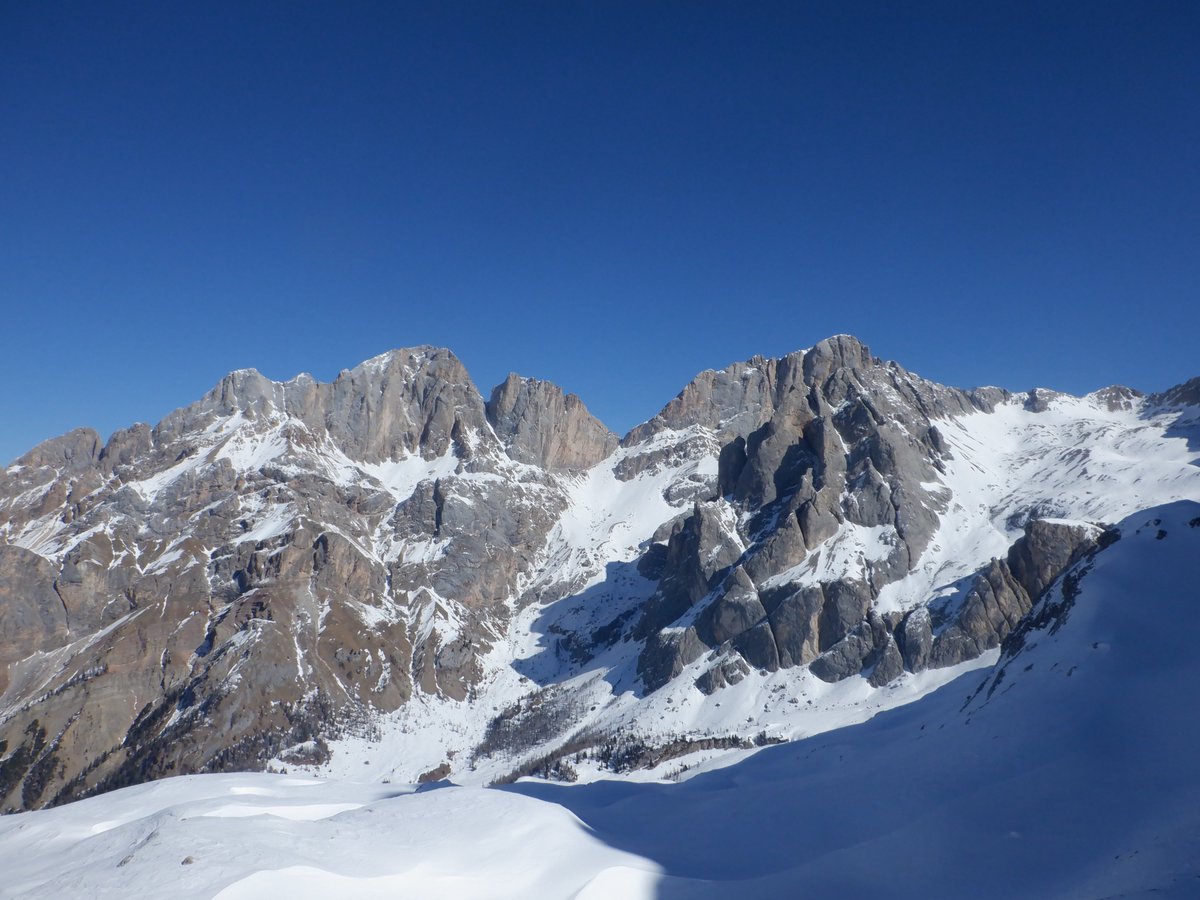 Peaks2Go's tweet photo. There will always be new mountains and routes to get there.
Ci saranno sempre nuove montagne e vie per arrivarci.
#Peaks2Go #MountainLeader #Dolomiti #ValDiFassa #SkiAlp #Outdoor #Adventure #Montagna #Mountain #SkiTouring #SciAlpinismo #Avventura #Landscapes #Panorama #FreeSki https://t.co/3UGgvjnQFe
