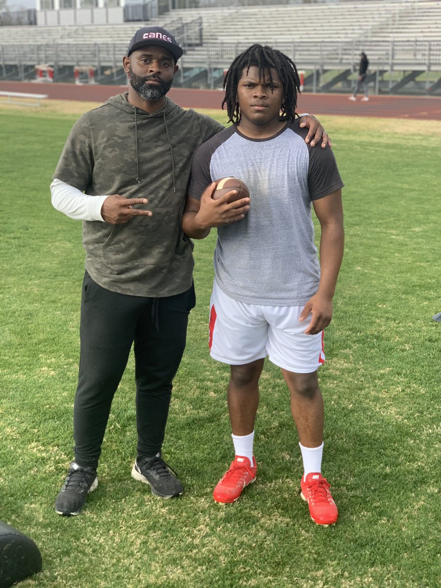 CoachReed1's tweet photo. First weekend independently training/teaching/coaching some young student-athletes. Excited about the process. #CoachReed #GoldLegacySports #Football #Baseball https://t.co/W5PvewSjBl