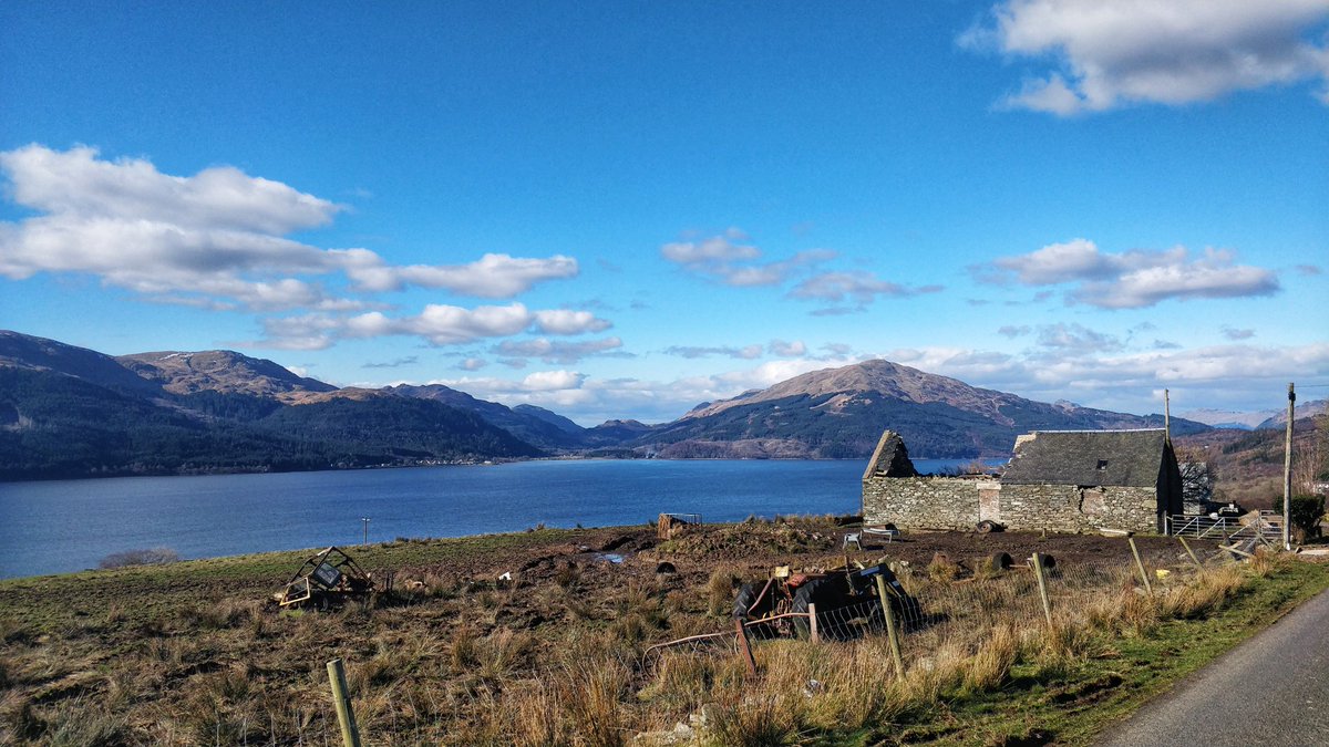 Proudfoot's tweet photo. Two sunny days in a row! 🌞 Enjoyed exploring a new local-ish walk today, along Barbour Road on the #Rosneath peninsula above #LochLong 💚 #365DaysWild #getoutside #signsofspring https://t.co/rs8v3EnhMQ