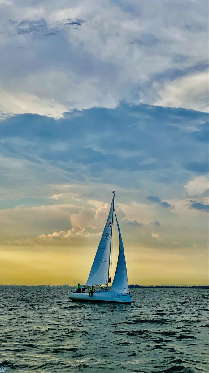 OCEANWAY1's tweet photo. #2021oceanwaychinayachtawards
#bestmadeinchinaawards

BEST MADE IN CHINA SAILING YACHT: Fareast V90

#oceanwaychinayachtawards #chinayachtevents #2021oceanwayinternationalvirtualboatshow #yacht #yachting #yachts #sailing #sailingboat #sailingyacht https://t.co/UZiiNO7RQm