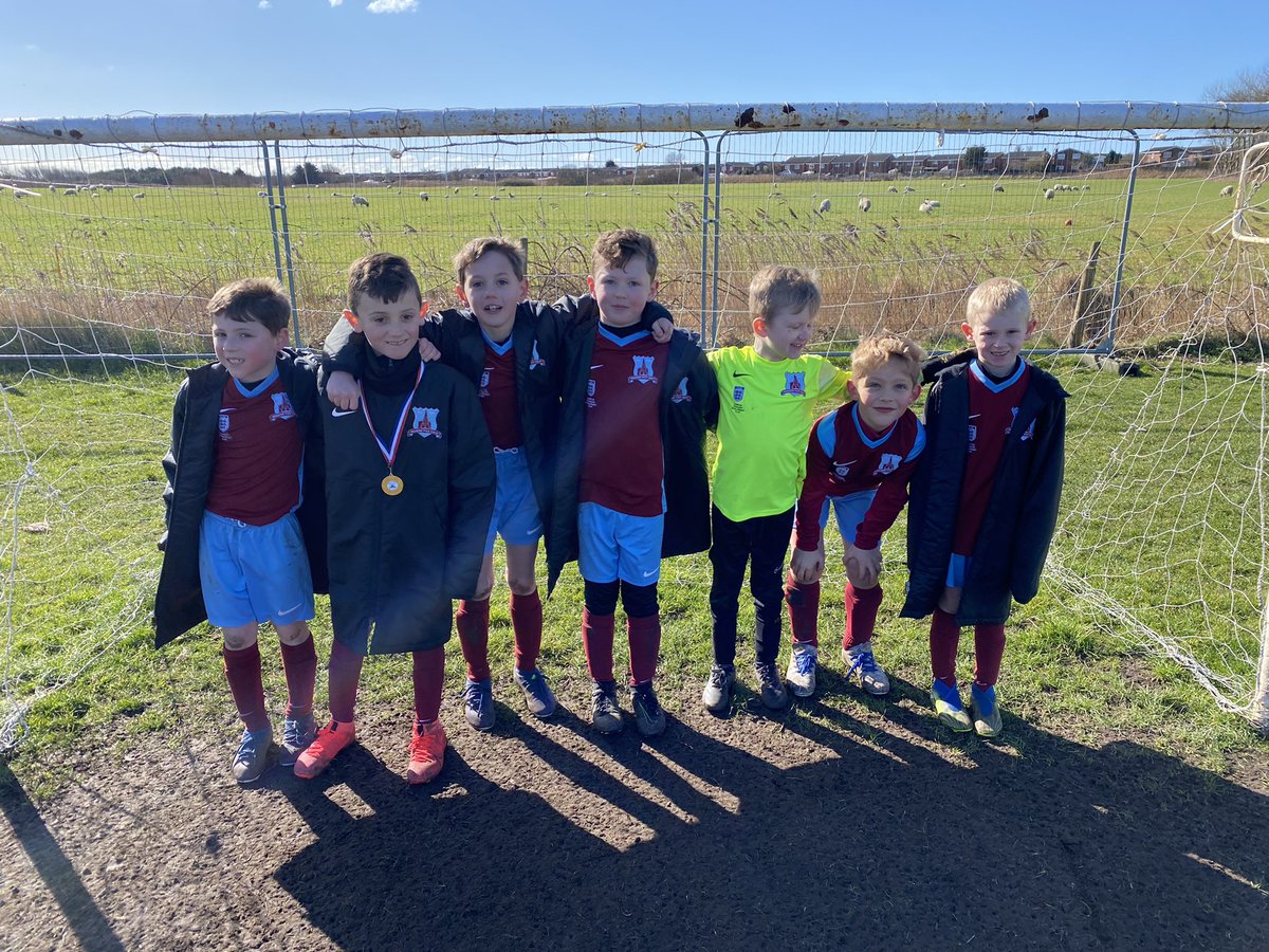 OWEU9s's tweet photo. Derby Day again @HightownJFL as we played our OWE Blues oppos, this time in a league encounter.

Both teams were pumped up, with lots of passion and drive on show, mixed in with plenty of hard work and skill.

A great match. Well done all 👏👏

Big up to our MoM Franklin too 💪🏻 https://t.co/XUoxkbJNTZ