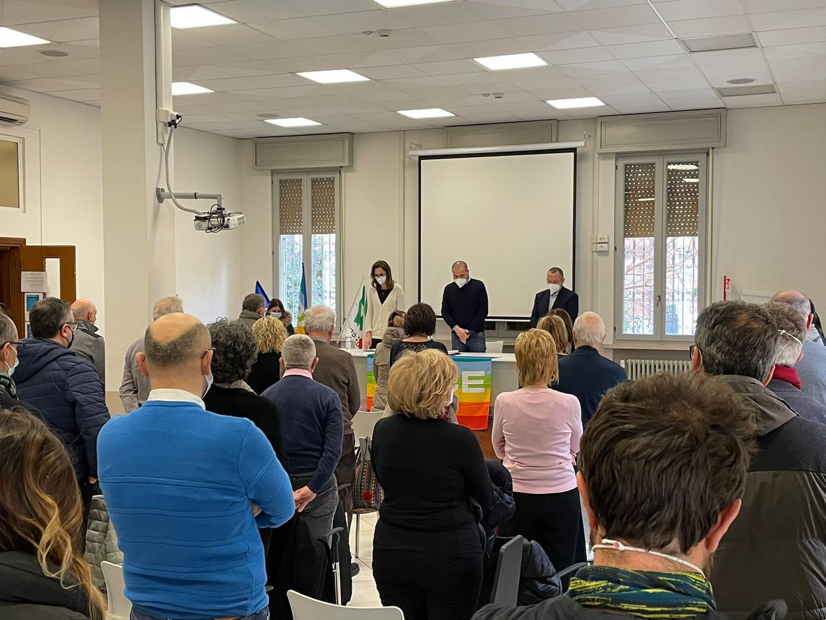 In solidarietà con l’Ucraina il <a href="/pdnetwork/">Partito Democratico 🇮🇹 🇪🇺</a> sta promuovendo assemblee contro la guerra in tutte le federazioni, per approfondire e discutere.
Oggi a <a href="/CremonaPD/">PD Cremona</a> abbiamo iniziato l’assemblea con un minuto di silenzio per tutte le vittime dell’aggressione di Putin, russe e ucraine.