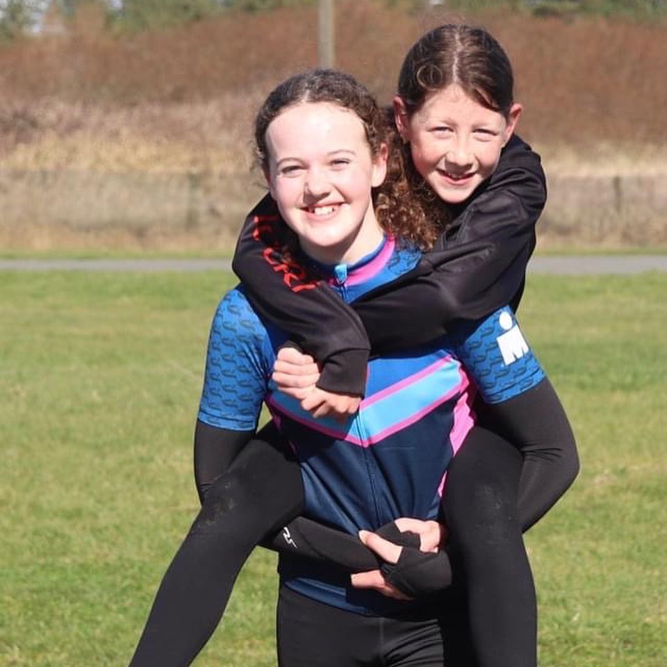 CelticTri's tweet photo. Great morning training at @crccarms working on our transition skills for the fast approaching junior race season. 🔴⚫️⚪️
#cycling #triathlon #tristars #juniors #celtictrijuniors @WelshTriathlon @WelshCycling @ https://t.co/IpDbSQWNON