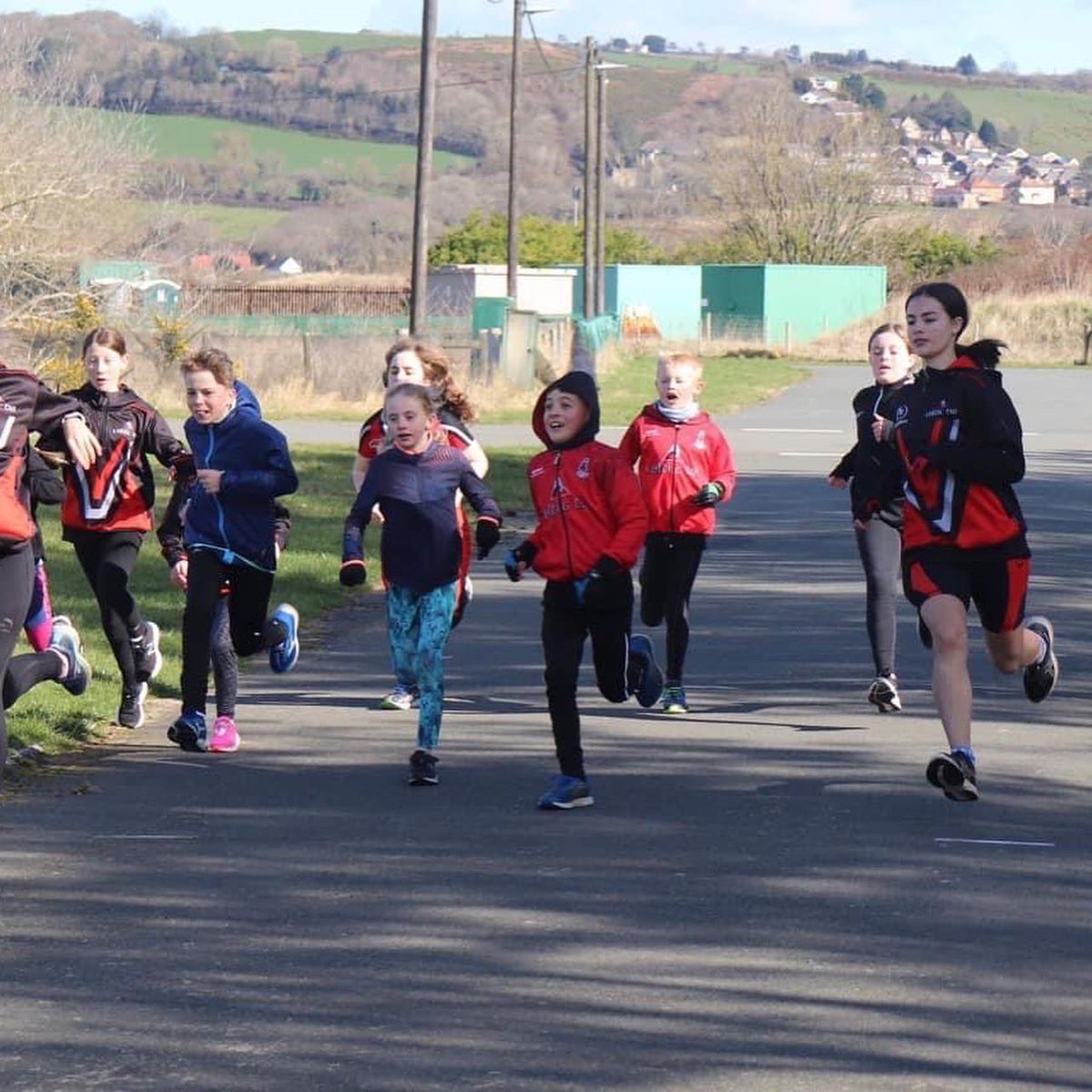CelticTri's tweet photo. Great morning training at @crccarms working on our transition skills for the fast approaching junior race season. 🔴⚫️⚪️
#cycling #triathlon #tristars #juniors #celtictrijuniors @WelshTriathlon @WelshCycling @ https://t.co/IpDbSQWNON