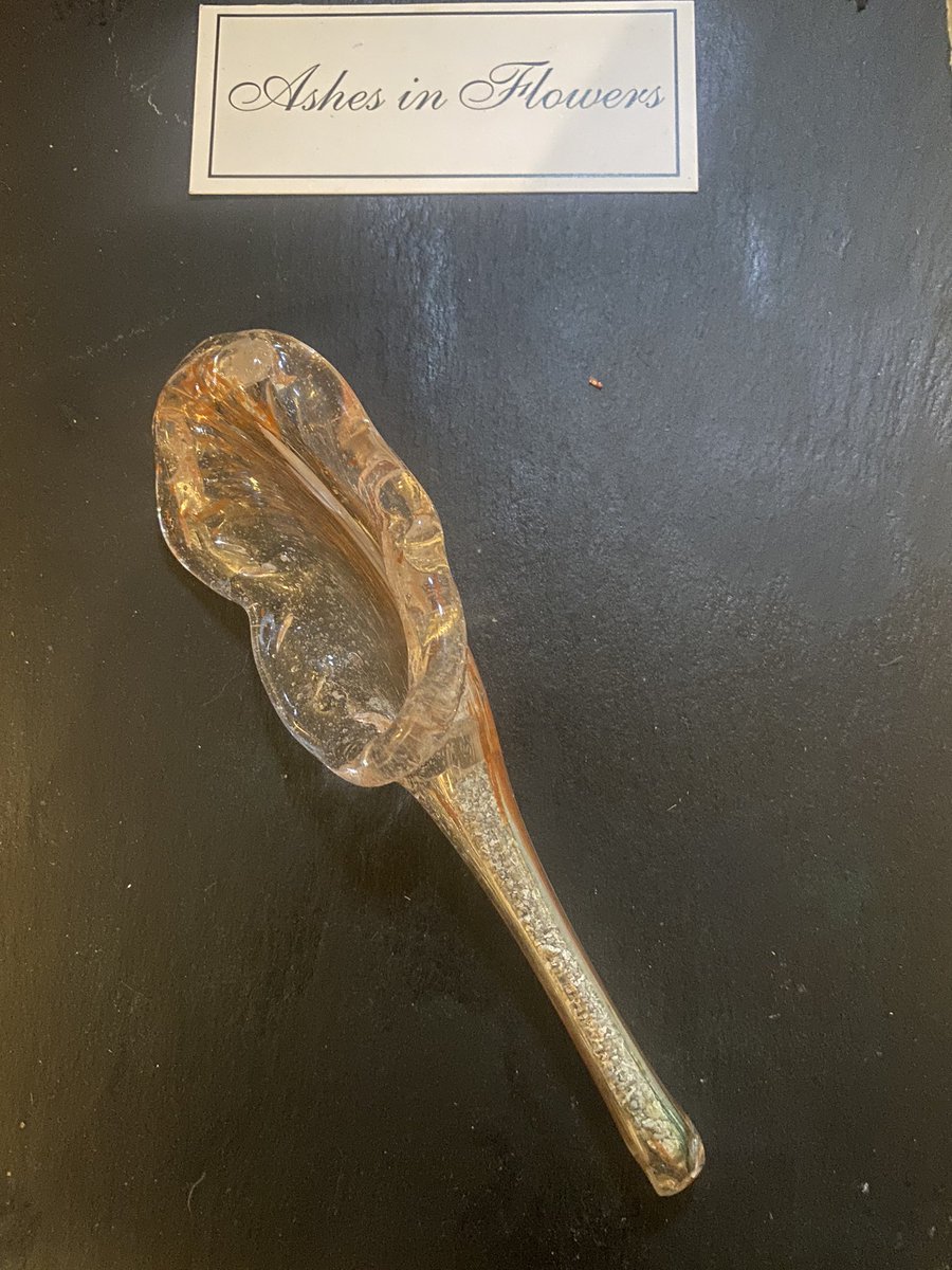 MarkRoom2's tweet photo. Ashes in flowers a small amount of a loved ones ashes sealed in a genuine Stourbridge Glass Flower available in a colour(s) of your choice samples foc to funeral directors #memorialglass #glass #stourbridgeglass https://t.co/hlZ4LYKOXQ
