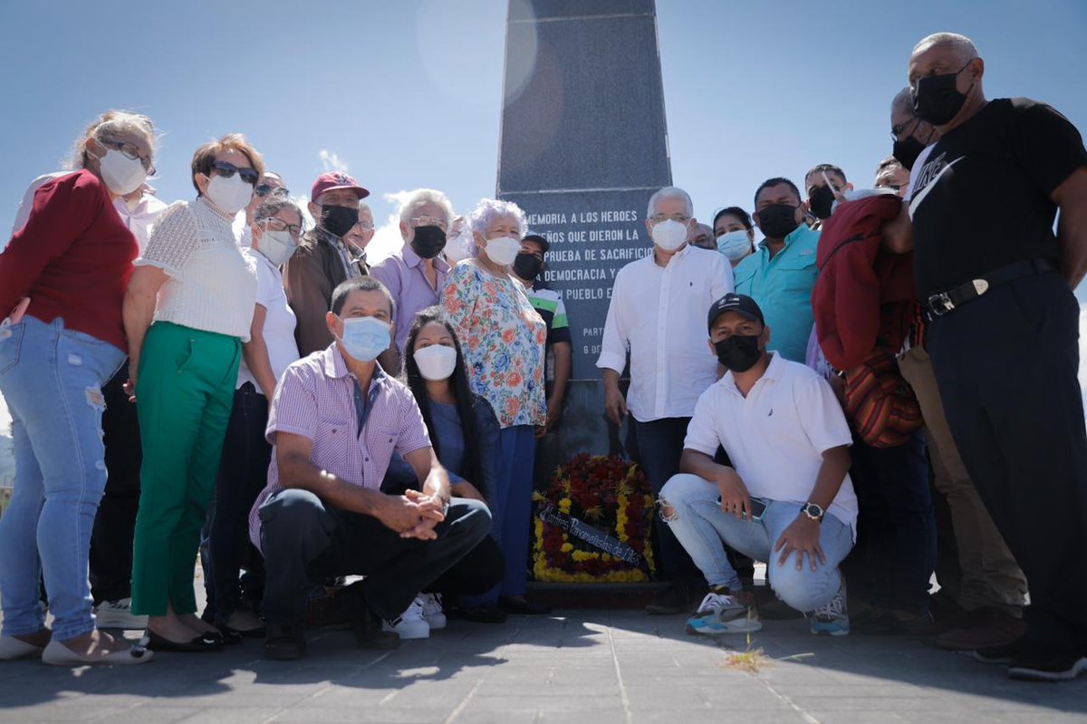 BlandonJose's tweet photo. El Panameñismo es un colectivo con mucha historia, de hombres y mujeres valientes, que no se arrodillaron ante el poder ni se vendieron por unos dólares. Tenemos nuestros mártires, que se enfrentaron a la dictadura. Hoy los recordamos y pedimos inspiración para continuar luchando https://t.co/HfbWtjQQ9i