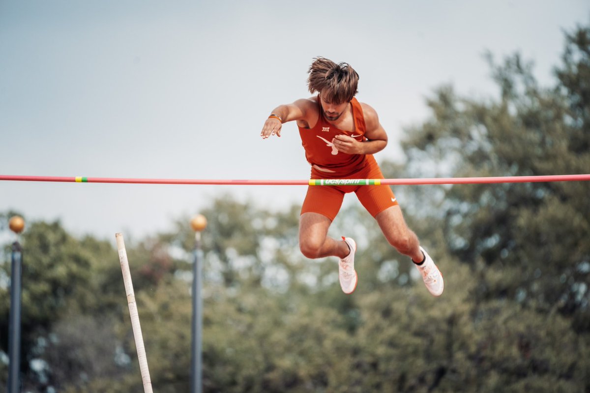 Texas T&F/XC tweet media