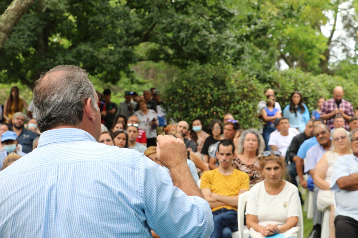 AlvaroDastugue's tweet photo. Gracias a nuestro Secretario de Presidencia @AlvaroDelgadoUy , por venir a juntarse con nuestra barra de Canelones. Aquí seguimos al firme en defensa de la LUC. 

#VotaNOderogar https://t.co/uRm9Ghj3Qr