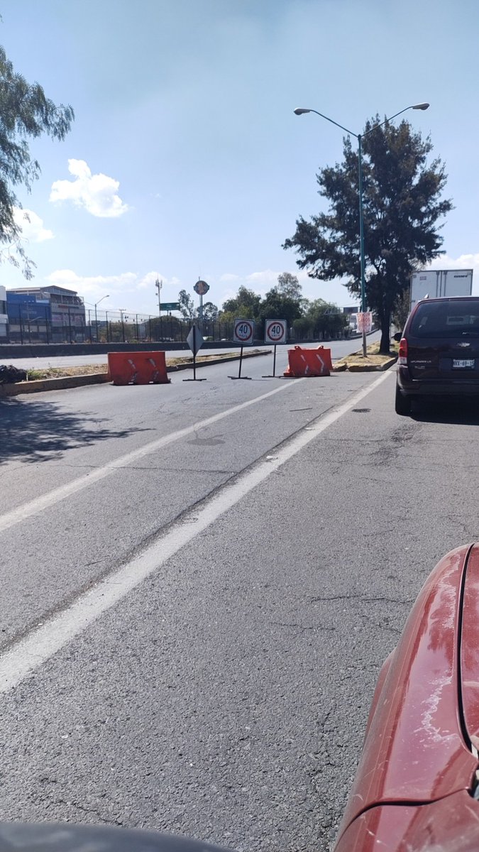 666lecik's tweet photo. No hay paso a la alta de Av Central Carlos Hank González desde Río de los remedios #Nezahualcoyotl https://t.co/e9Fjpsg3IG