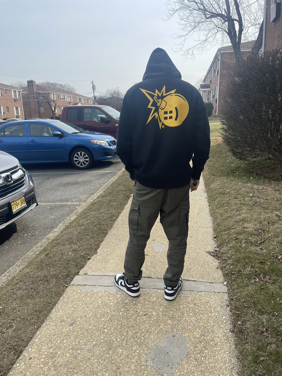 Had to rock the @smilesssvrs today 🤙🏼