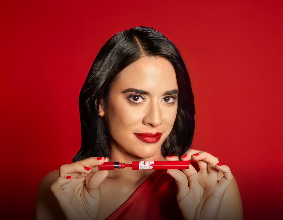 caroramirezinfo's tweet photo. Campaña Ésika @caroramirezquin ❤ https://t.co/jinynUL8jr