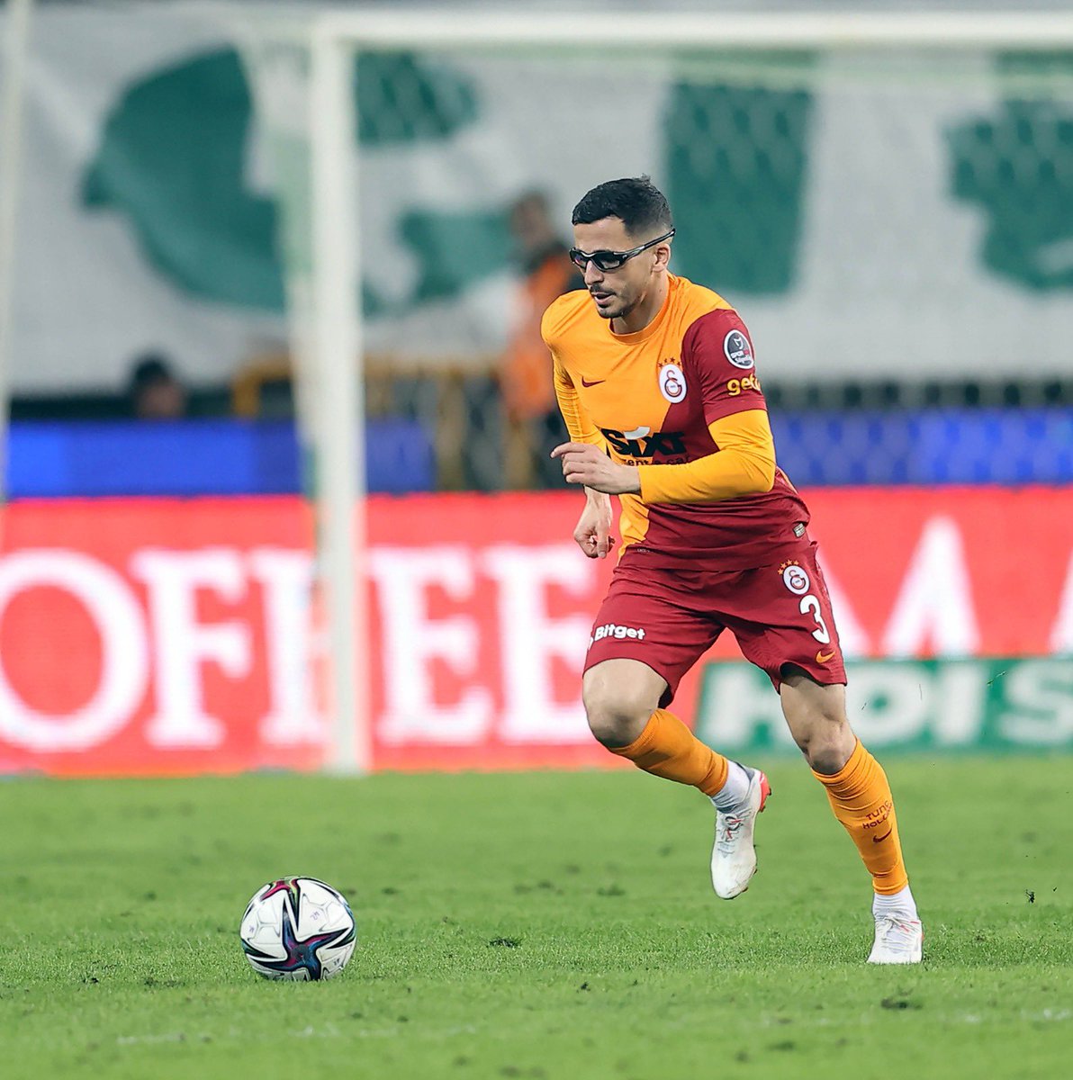 GalatasaraySK's tweet photo. 📸 Karşılaşmanın ikinci yarısından kareler. #KNYvGS https://t.co/T3CuL1R8yo