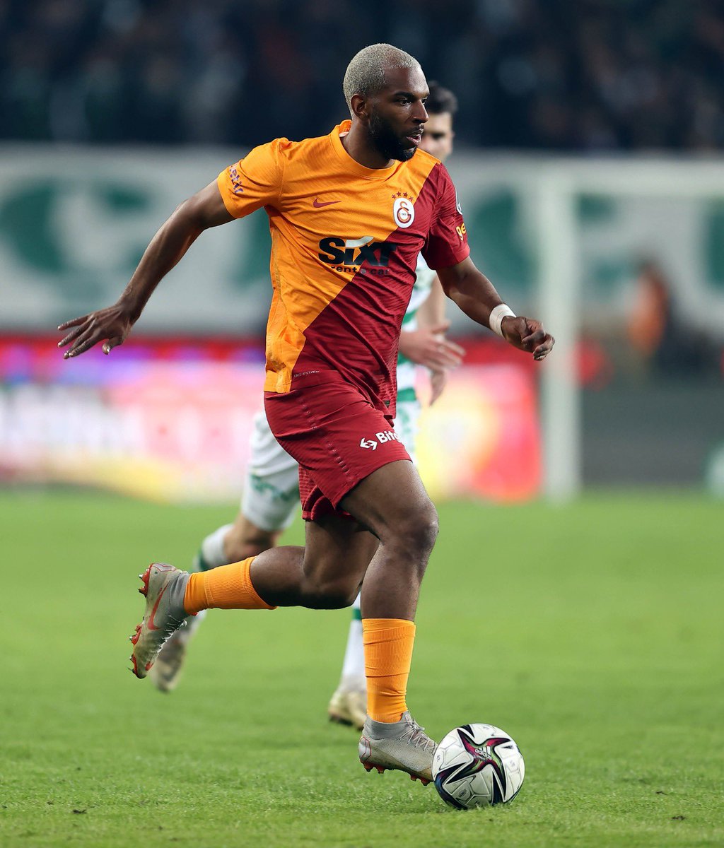 GalatasaraySK's tweet photo. 📸 Karşılaşmanın ikinci yarısından kareler. #KNYvGS https://t.co/T3CuL1R8yo